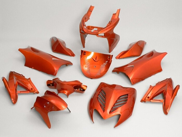 11 darabos narancssárga metál burkolatszett Yamaha Aerox, MBK Nitro 50ccm, 100ccm 2 ütemű motorokhoz